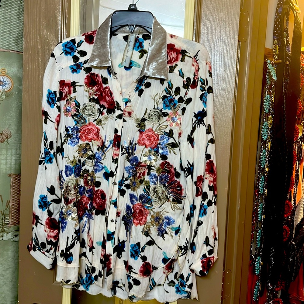 Jacket size sm. Long sleeves.